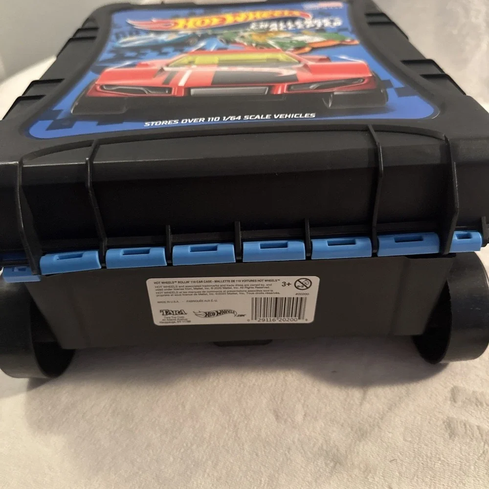 Big HOT WHEELS Lot Rolling 110 Car Carry Case With Mix Of 30 Vehicles